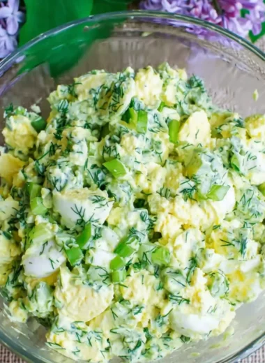 Fresh green onion salad with vibrant vegetables and a light dressing