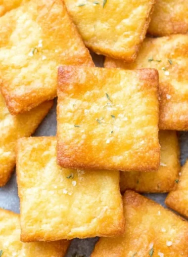 Delicious 2 ingredient keto crackers for a healthy low-carb snack