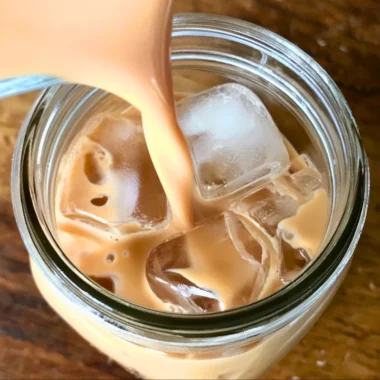 Refreshing iced English tea latte with creamy texture and iced refreshment