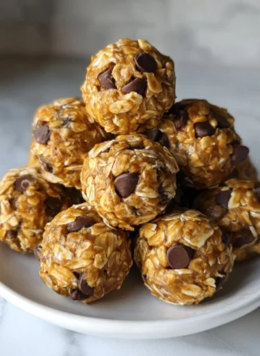 Delicious no-bake peanut butter energy bites loaded with oats and honey