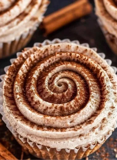 Mini No Bake Cinnamon Roll Cheesecakes in decorative serving cups