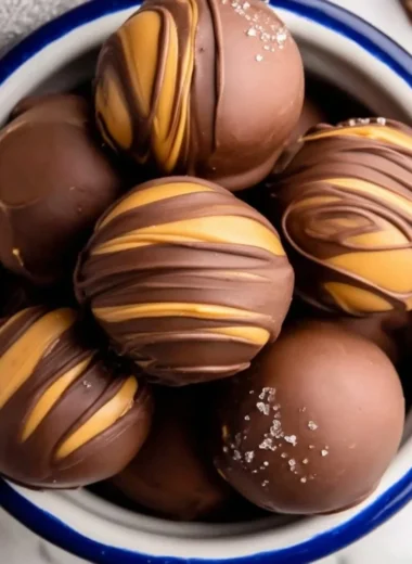 Delicious Peanut Butter Chocolate Fat Bombs, perfect keto snack